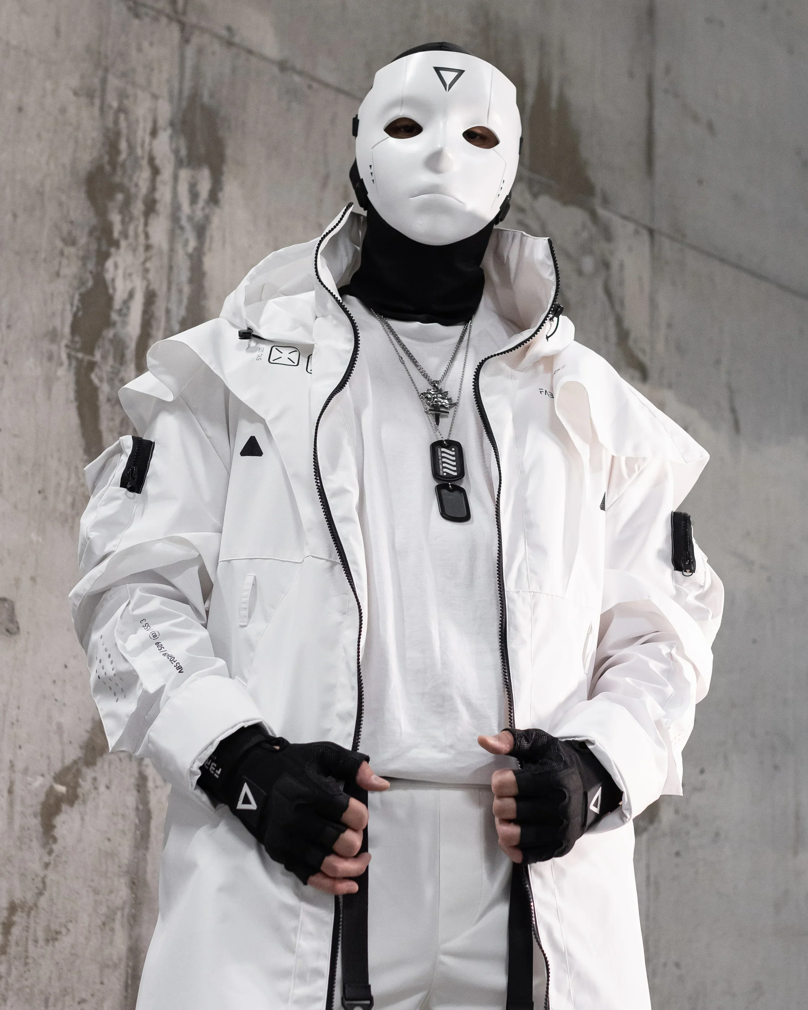 CC-020 White Commander's Coat - Image 3