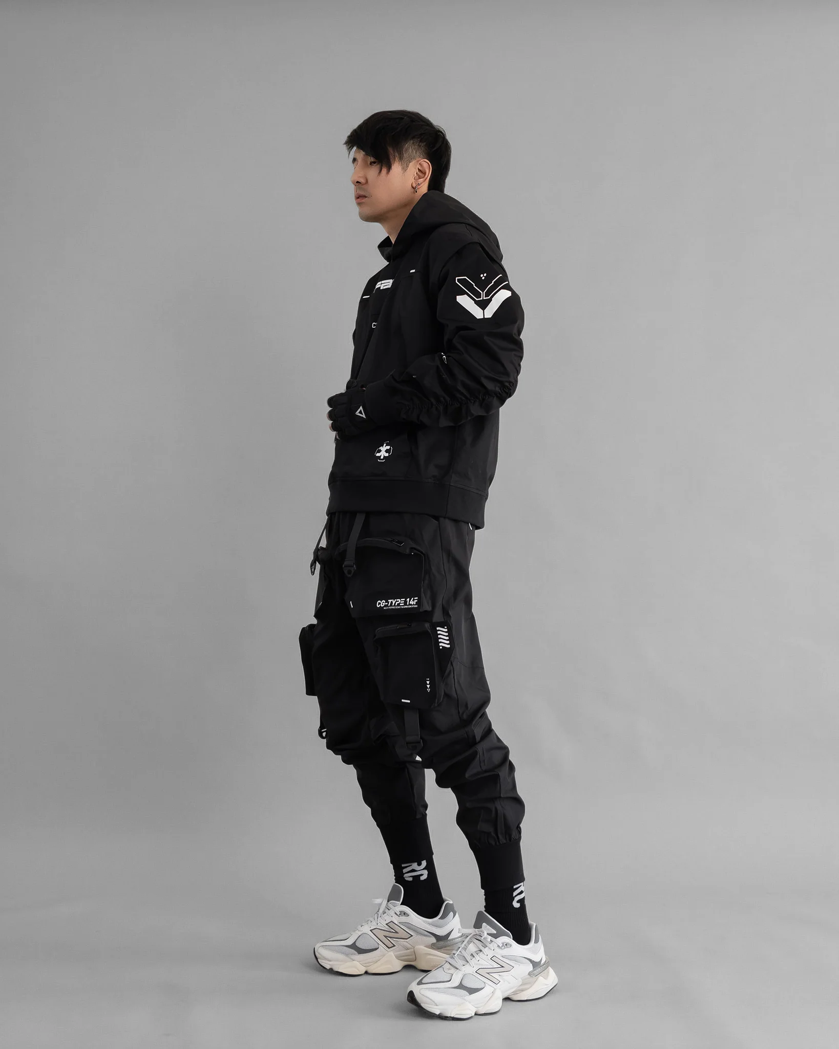 CMG-Type 200R Black Convertible Hoodie - Image 9