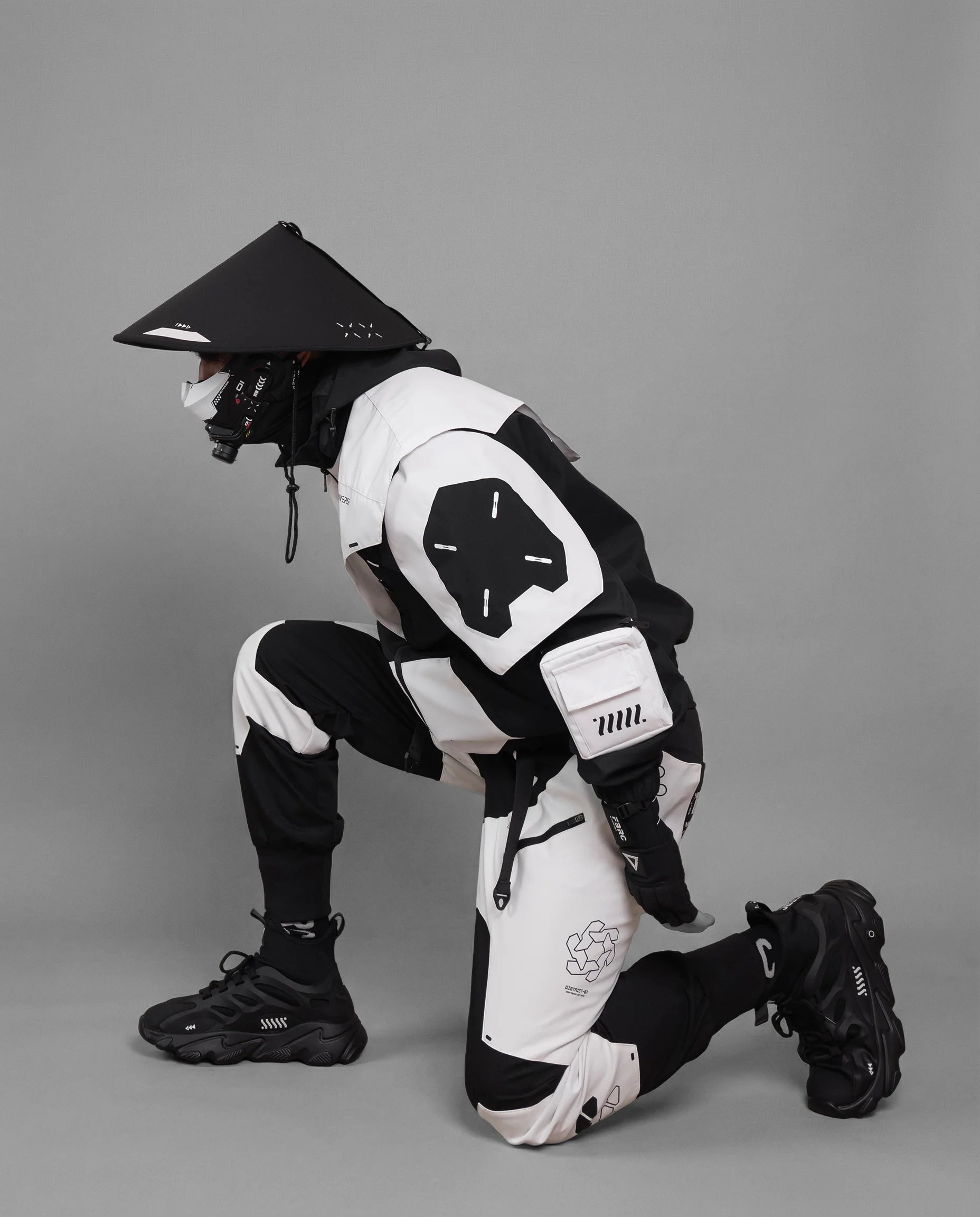 DRC-305 Panda Deep Recon Coat - Image 8