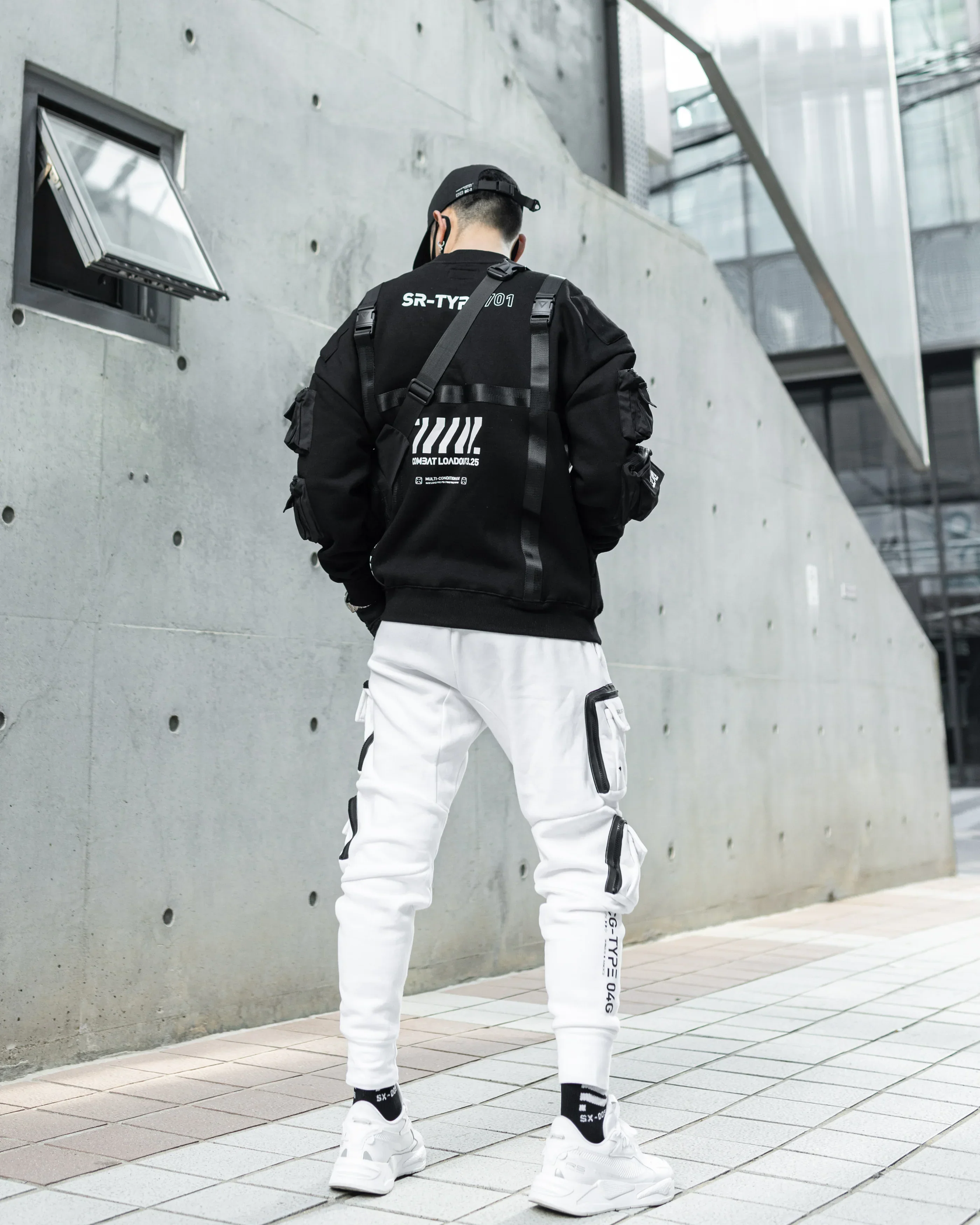 SR-701 Ultra Heavy Black Sweater - Image 6