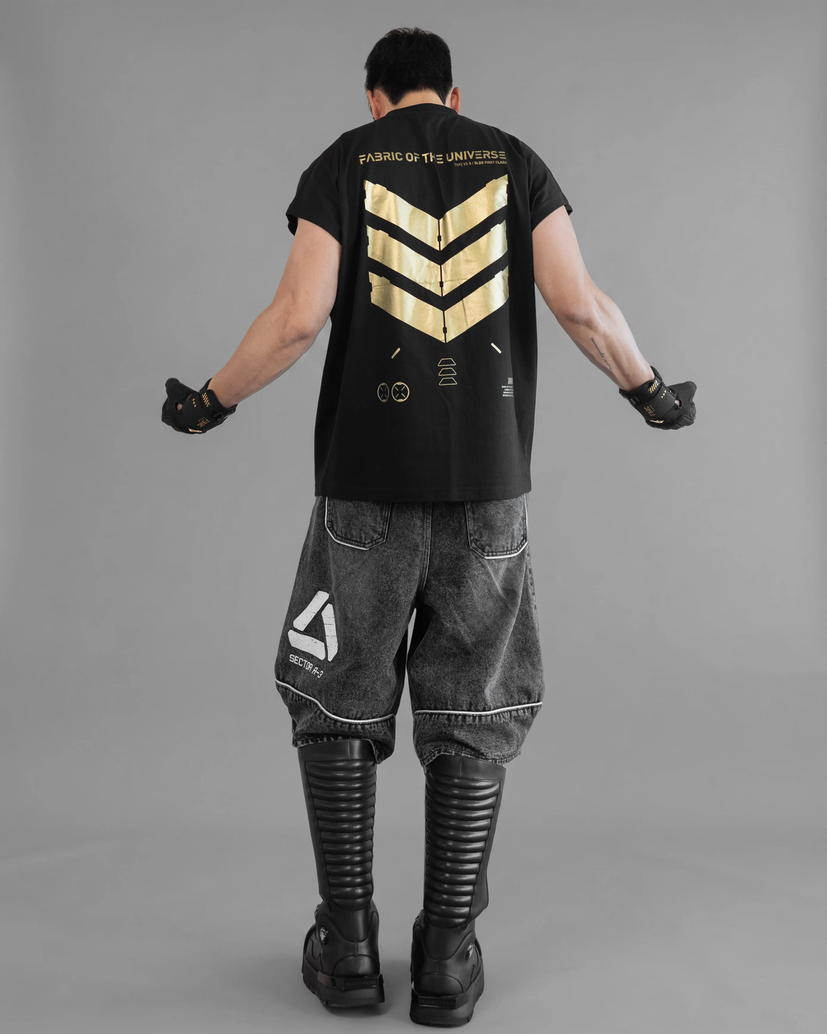V3-S Black Gold Oversized Sleeveless T - Image 7